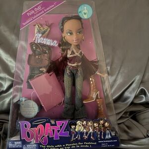 Bratz Fianna Doll - Burgundy Top & Dark Denim